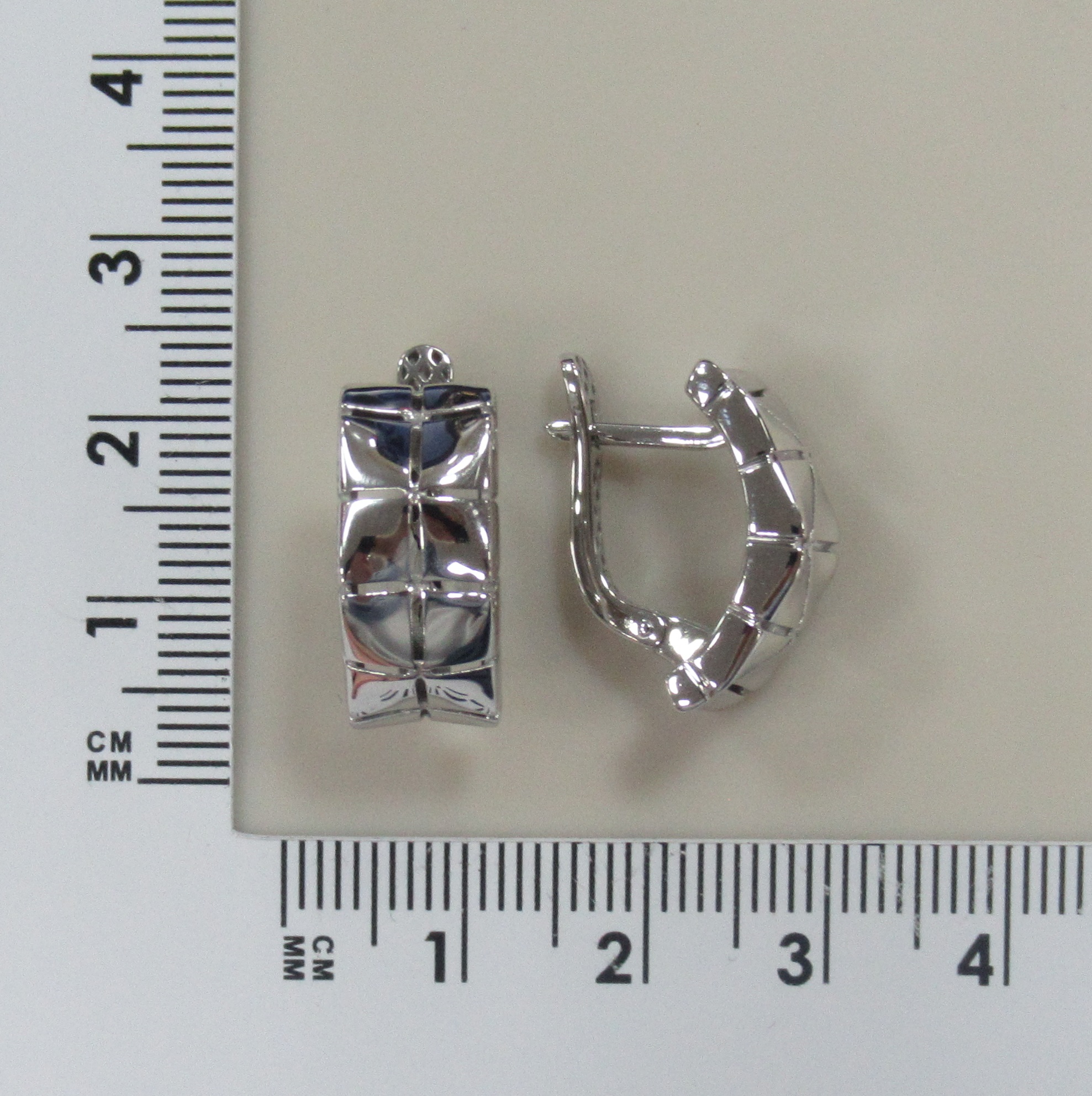 Серьги из белого золота